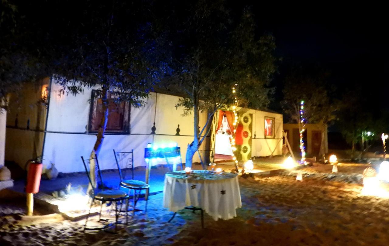 Готель Luxury Sahara Dream Camp Мерзуга Екстер'єр фото